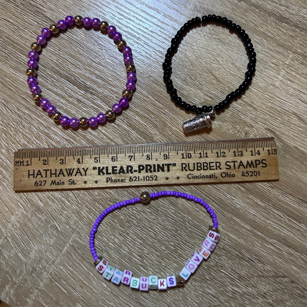 Taylor Swift friendship bracelets